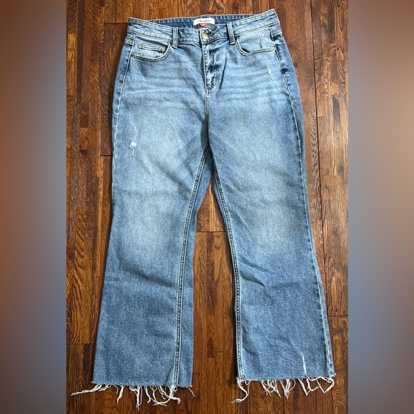 ARULA High Rise Kick Flare Cropped Jean with Raw Hem in Medium Wash Size 10 - Picture 4 of 11